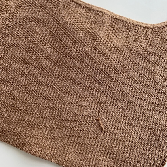 Babaton Sculpt Knit Squareneck cropped tank XS - Picture 7 of 7